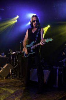 Todd Rundgren Guitar 2.jpg